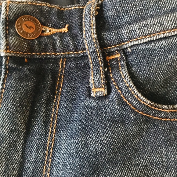 Hollister dark wash jean shorts - Picture 3 of 4